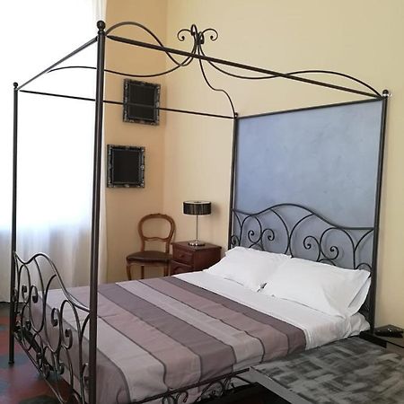 Bed and Breakfast Dimora Castello Dei Conti Trinità Exterior foto