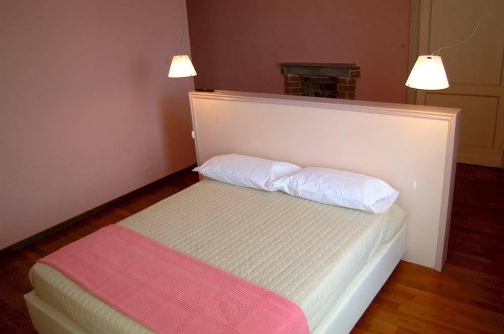 Bed and Breakfast Dimora Castello Dei Conti Trinità Exterior foto